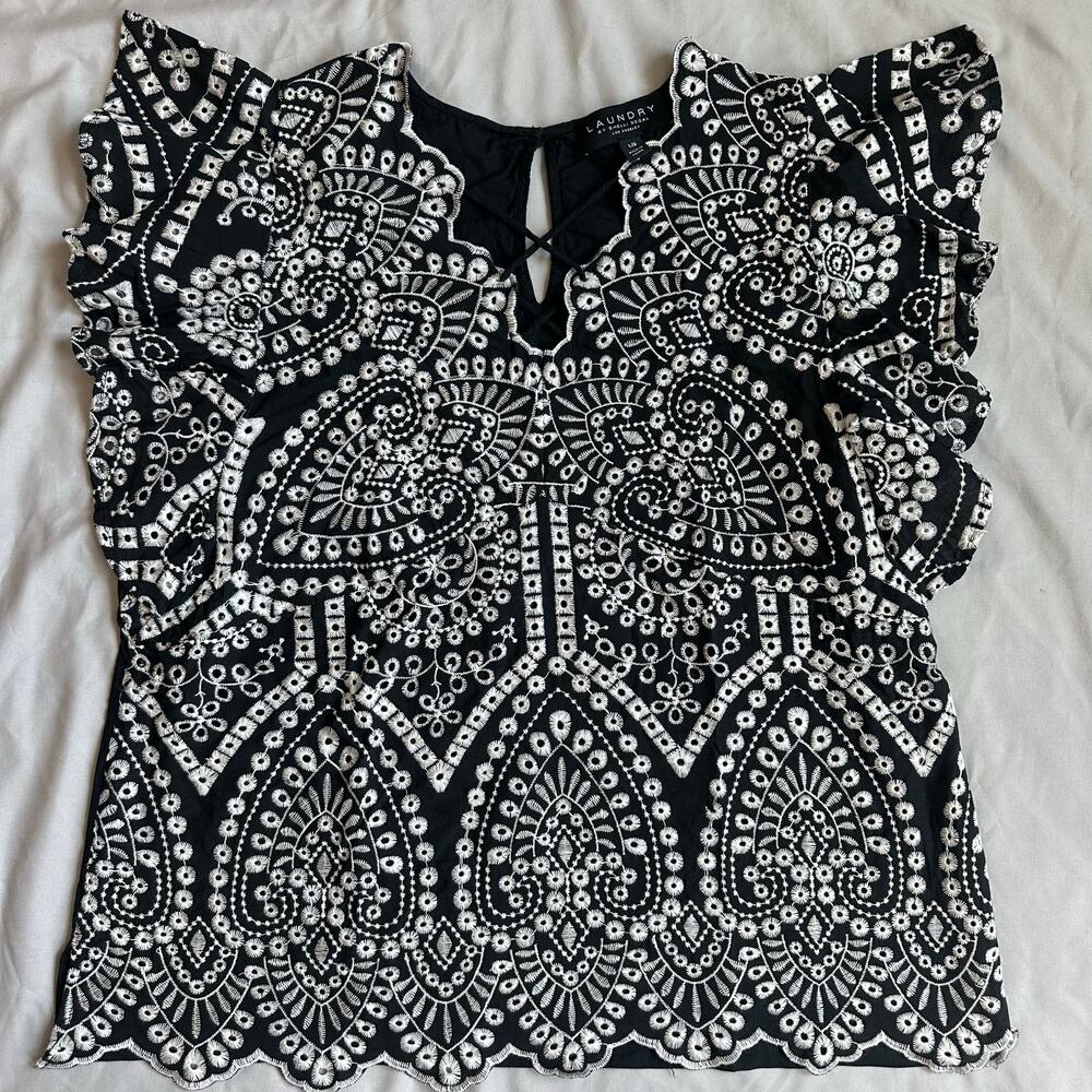 Laundry by Shelli Segal Black/White, Short Flutter Sleeve, Eyelet Blouse- L